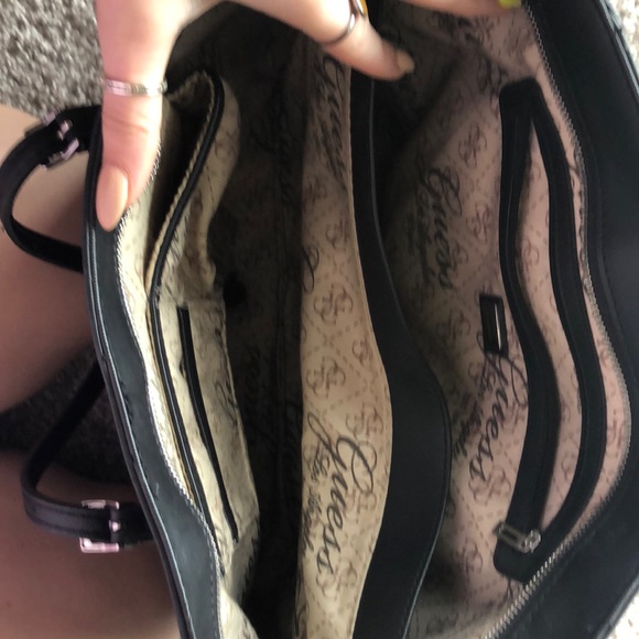Guess Purse /Small Tote - Picture 5 of 6